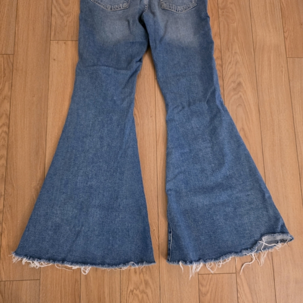 Forever 21 High Waisted Super Flare Jeans- 31 - Picture 10 of 12